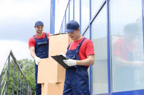 Local moving support for flats and small relocations in Brentcross